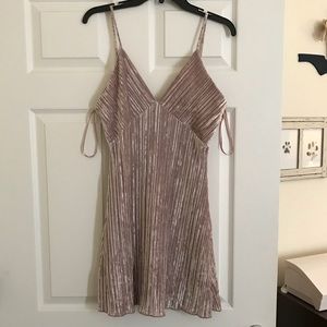 FRANCESCA’S CHAMPAGNE VELVET DRESS